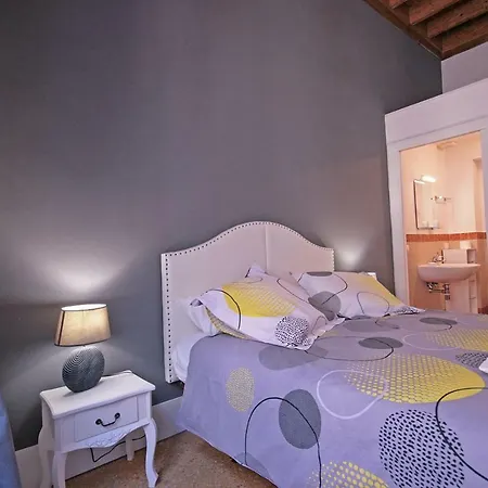 Trastevere 3 Bedrooms *