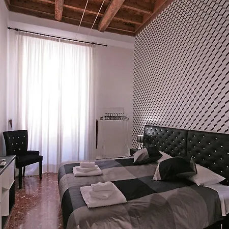 Trastevere 3 Bedrooms Apartment