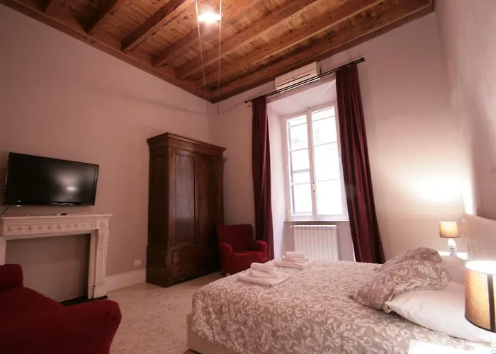 Trastevere 3 Bedrooms Διαμέρισμα *